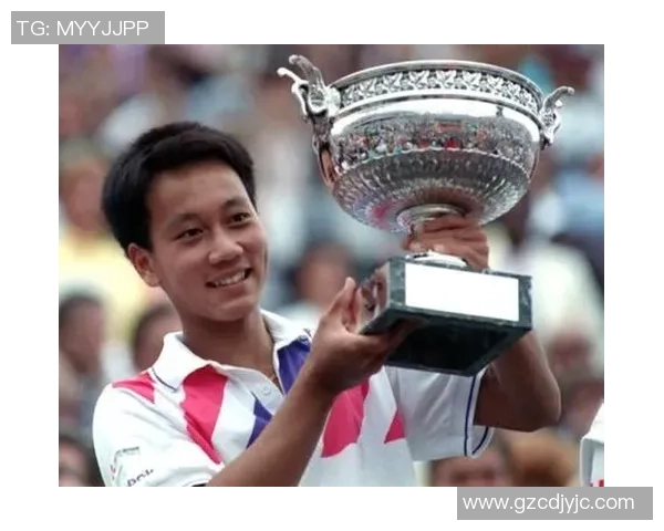 杨磊专访:从青涩少年到网球明星的成长之路回顾 杨磊专访:从青涩少年到网球明星的成长之路回顾