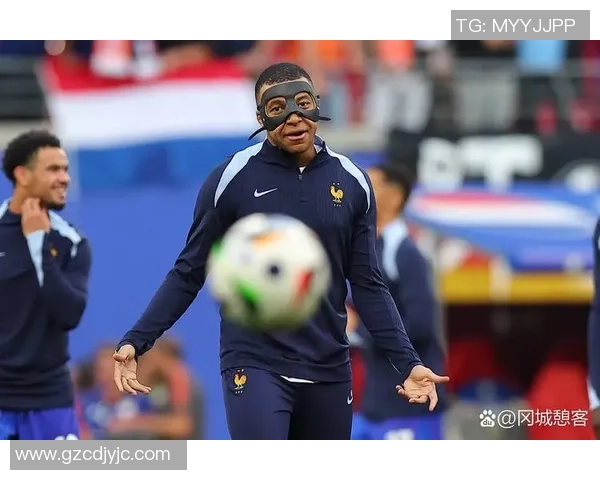 足球明星展现惊人柔韧性与技巧的精彩体操视频合集 足球明星展现惊人柔韧性与技巧的精彩体操视频合集