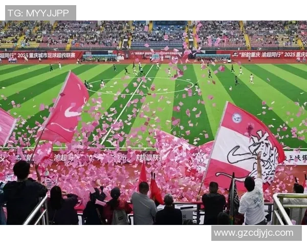 重庆足球队现状揭秘:激情与挑战交织的绿茵传奇 重庆足球队现状揭秘:激情与挑战交织的绿茵传奇